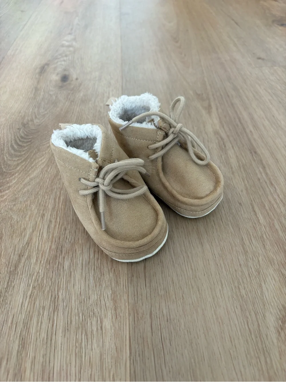 GAP Toddler Lace-Up Booties